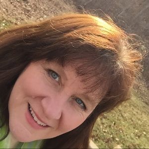 Meet your Posher, Debra